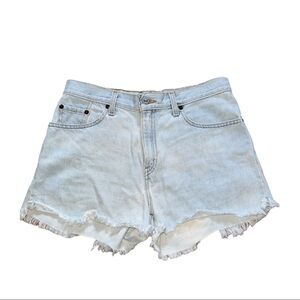 Vintage 565 red tab light wash Levi’s Shorts